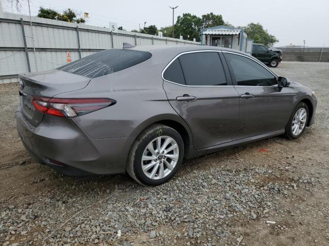 4T1C11AK9RU883422 Toyota Camry LE 3