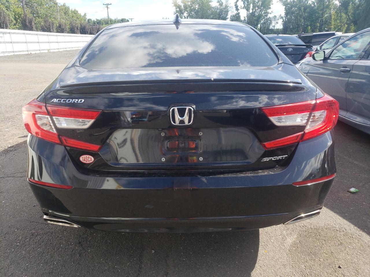 1HGCV1F39JA142916 2018 Honda Accord Sport