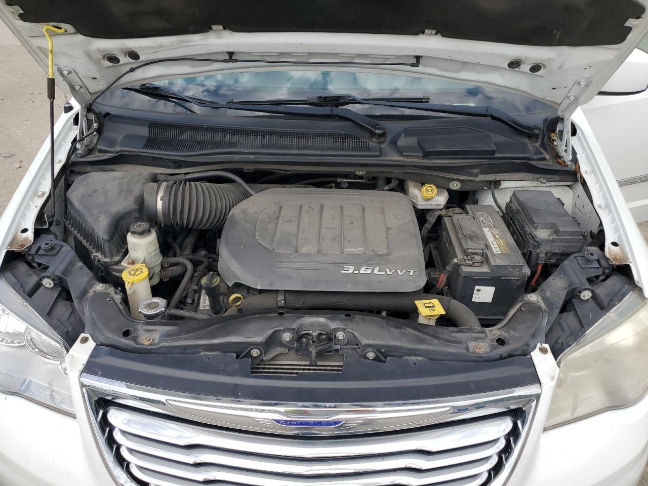 2014 Chrysler Town & Country - Image 12
