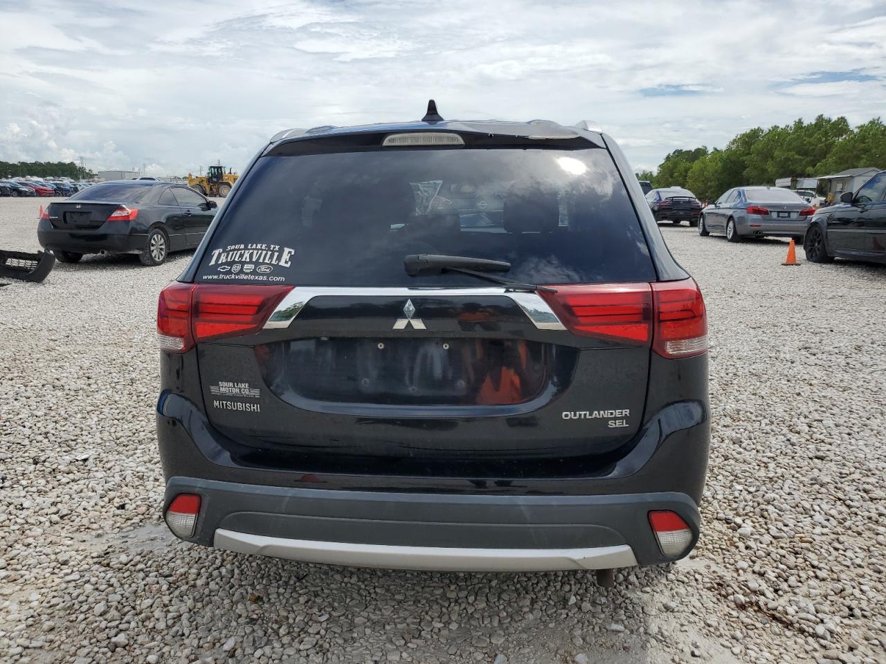 JA4AD3A33HZ029111 2017 Mitsubishi Outlander Se