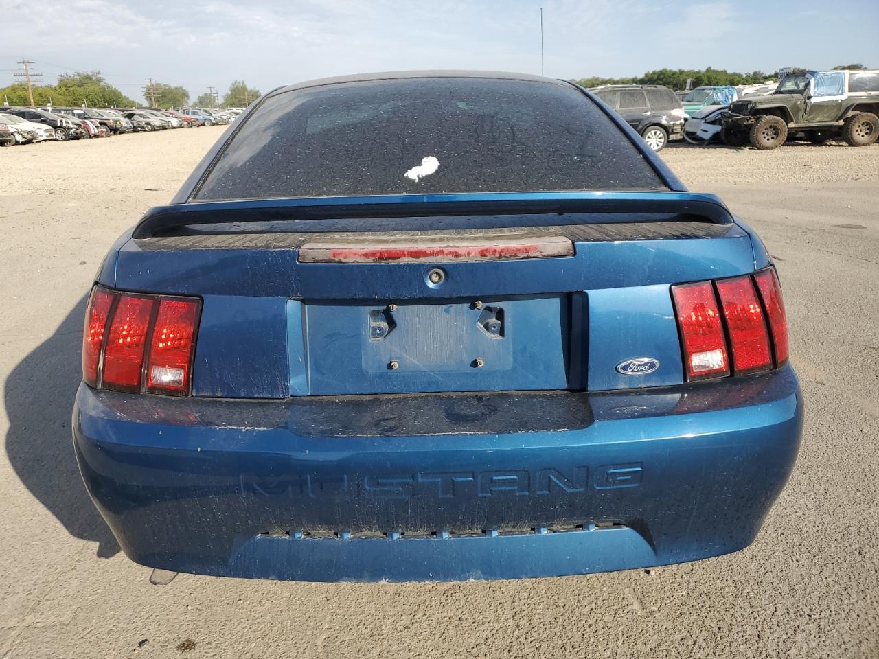 1FAFP404XYF142371 2000 Ford Mustang