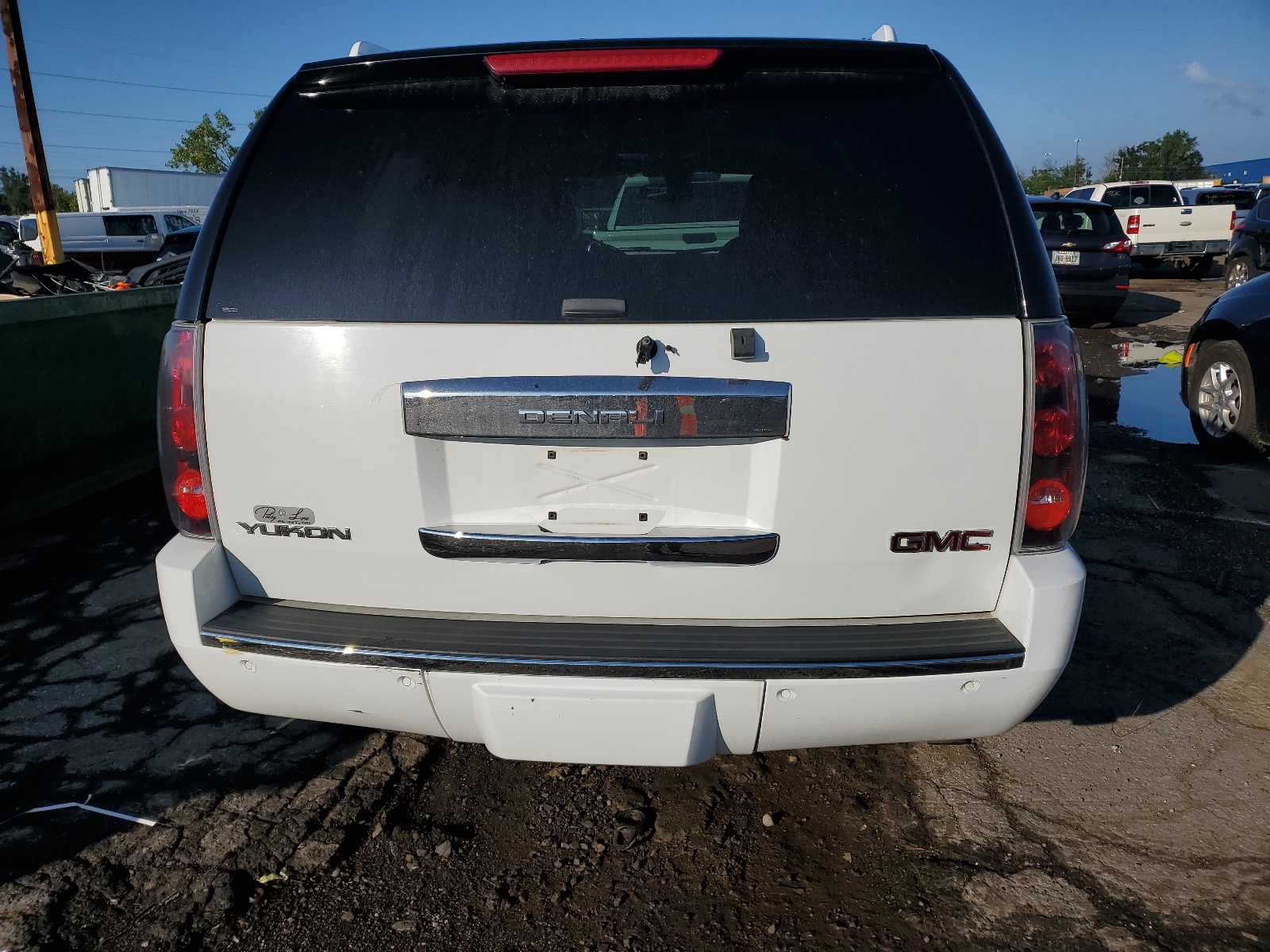 1GKFK63837J225935 2007 GMC Yukon Denali