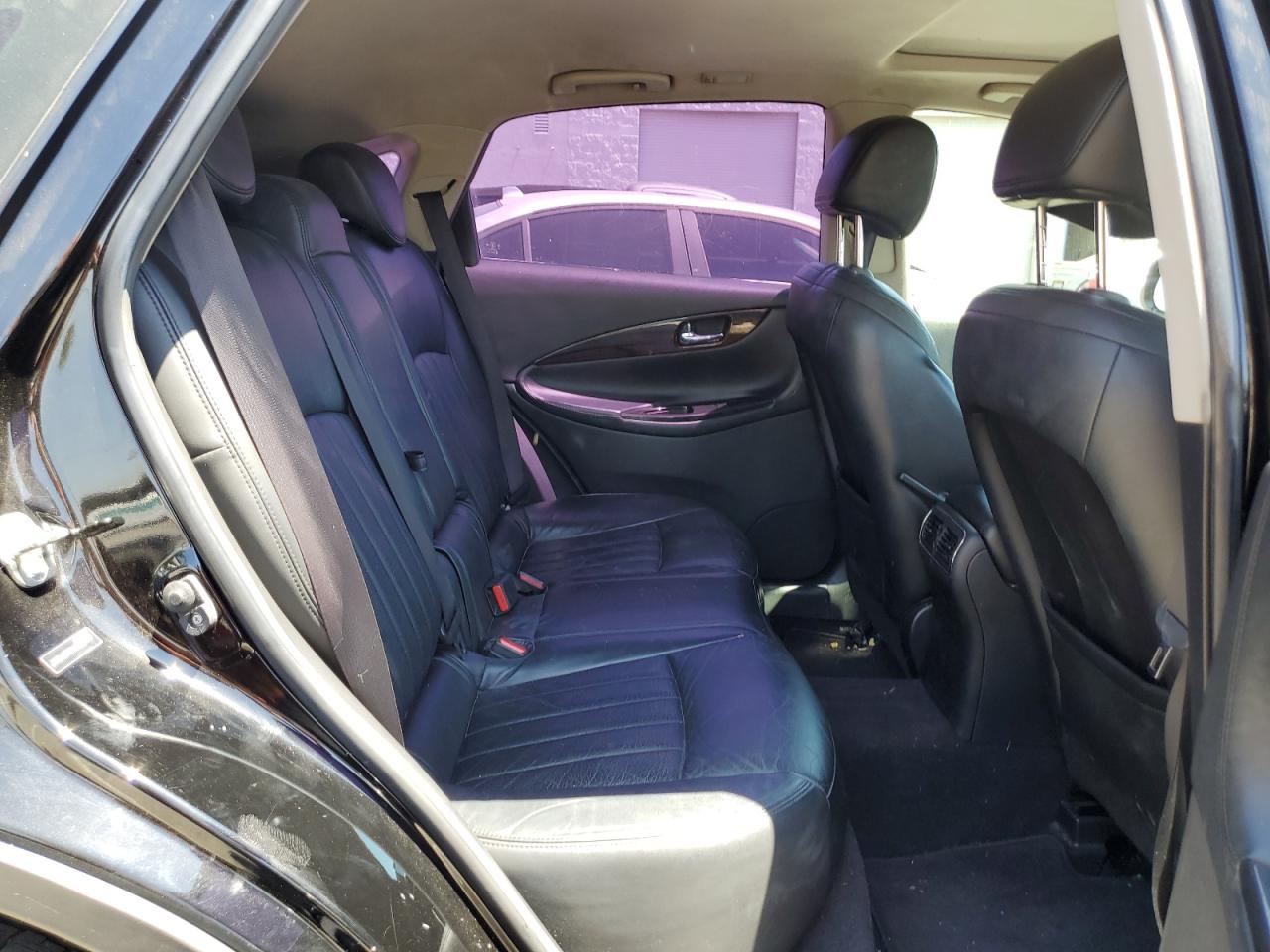 2017 Infiniti QX50 - Image 10