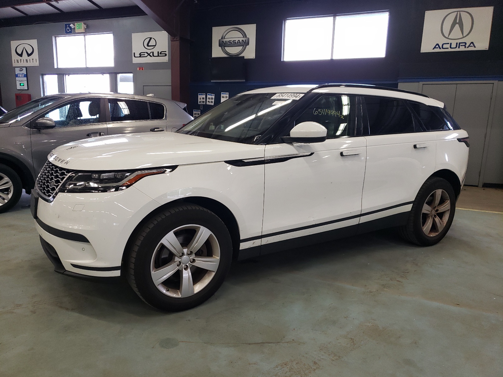 2019 Land Rover Range Rover Velar S vin: SALYB2EX2KA782743