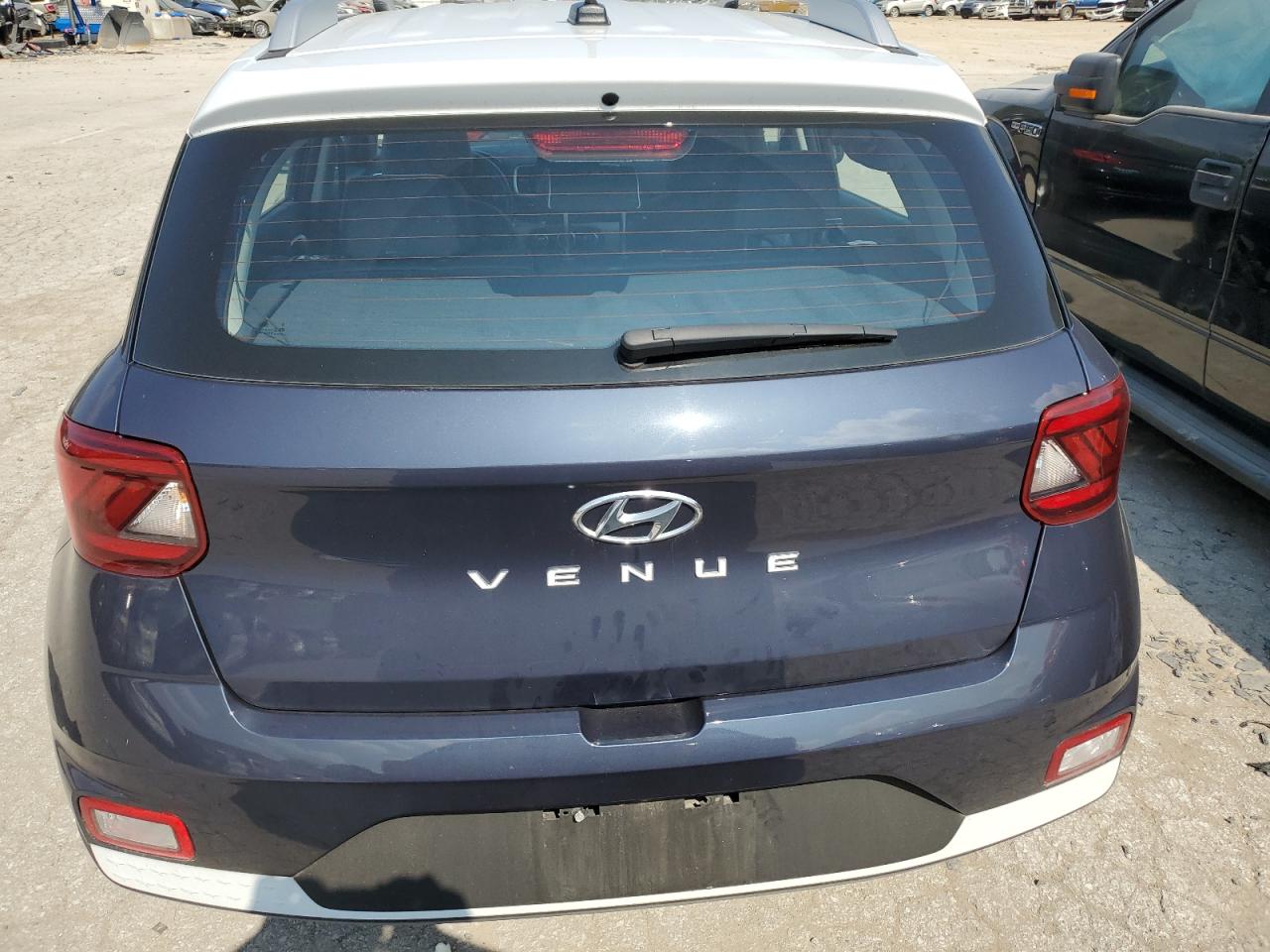 KMHRC8A37PU249559 2023 Hyundai Venue Sel