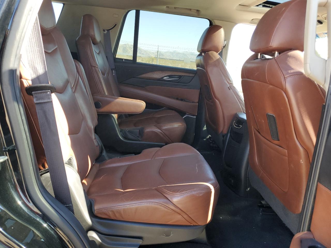 1GYS3MKJ6FR525396 2015 Cadillac Escalade Luxury