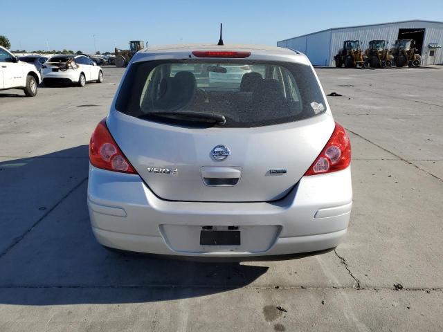  NISSAN VERSA 2012 Сріблястий