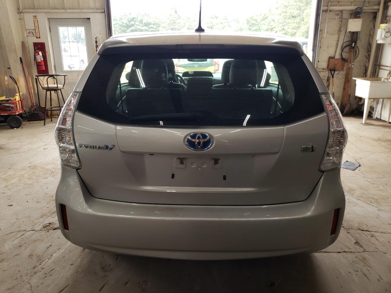 JTDZN3EU5E3319065 2014 Toyota Prius V