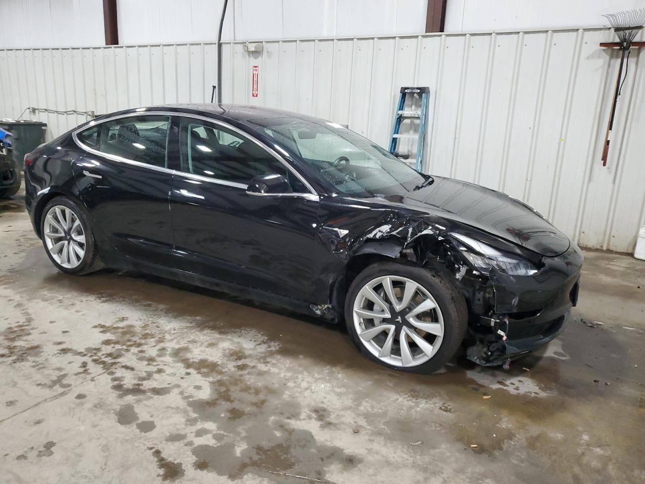 VIN 5YJ3E1EA8JF036222 2018 TESLA MODEL 3 no.4