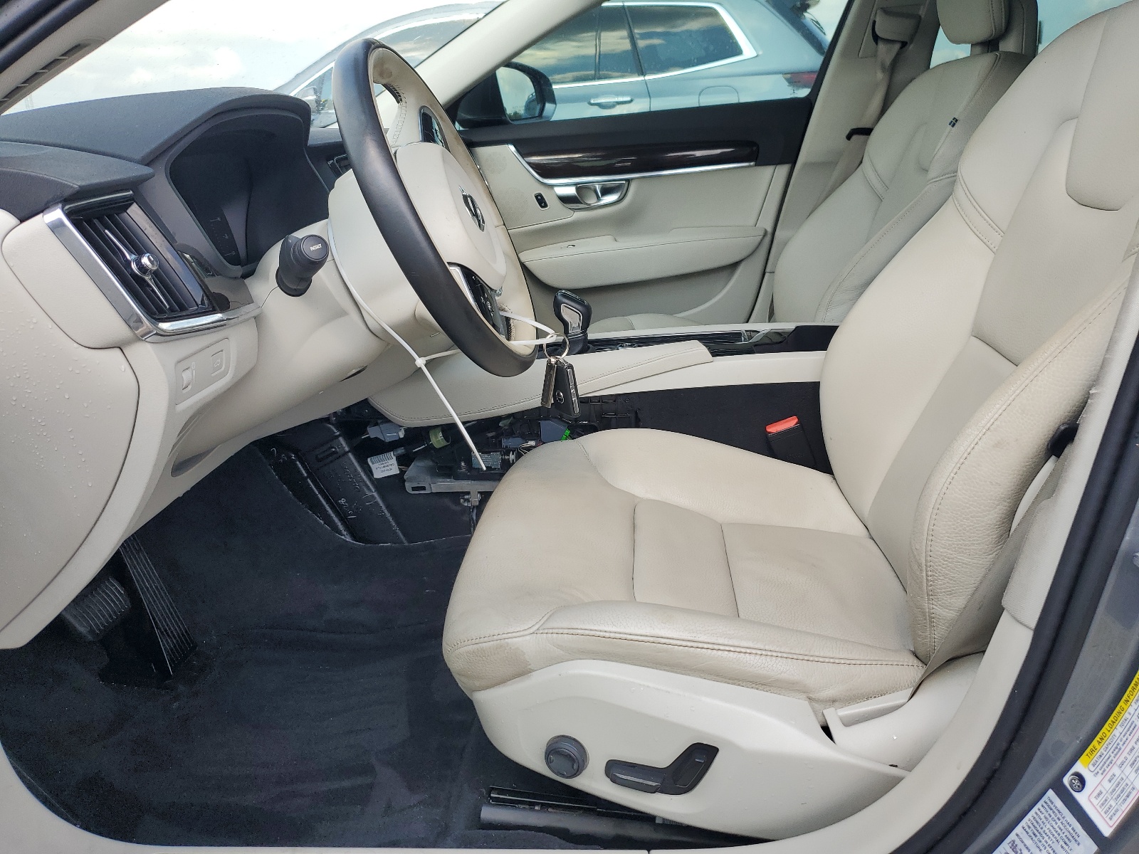 LVY982MK2JP040136 2018 Volvo S90 T5 Momentum