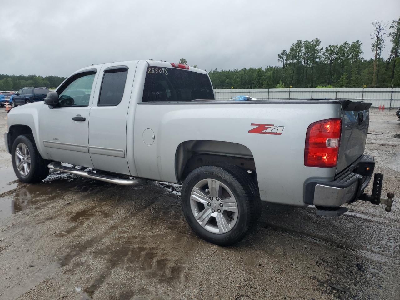 2013 Chevrolet Silverado C1500 Lt VIN: 1GCRCSE01DZ285098 Lot: 65845324