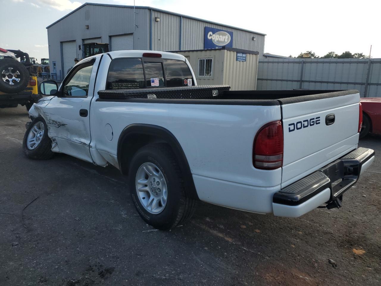 2000 Dodge Dakota - Image 2