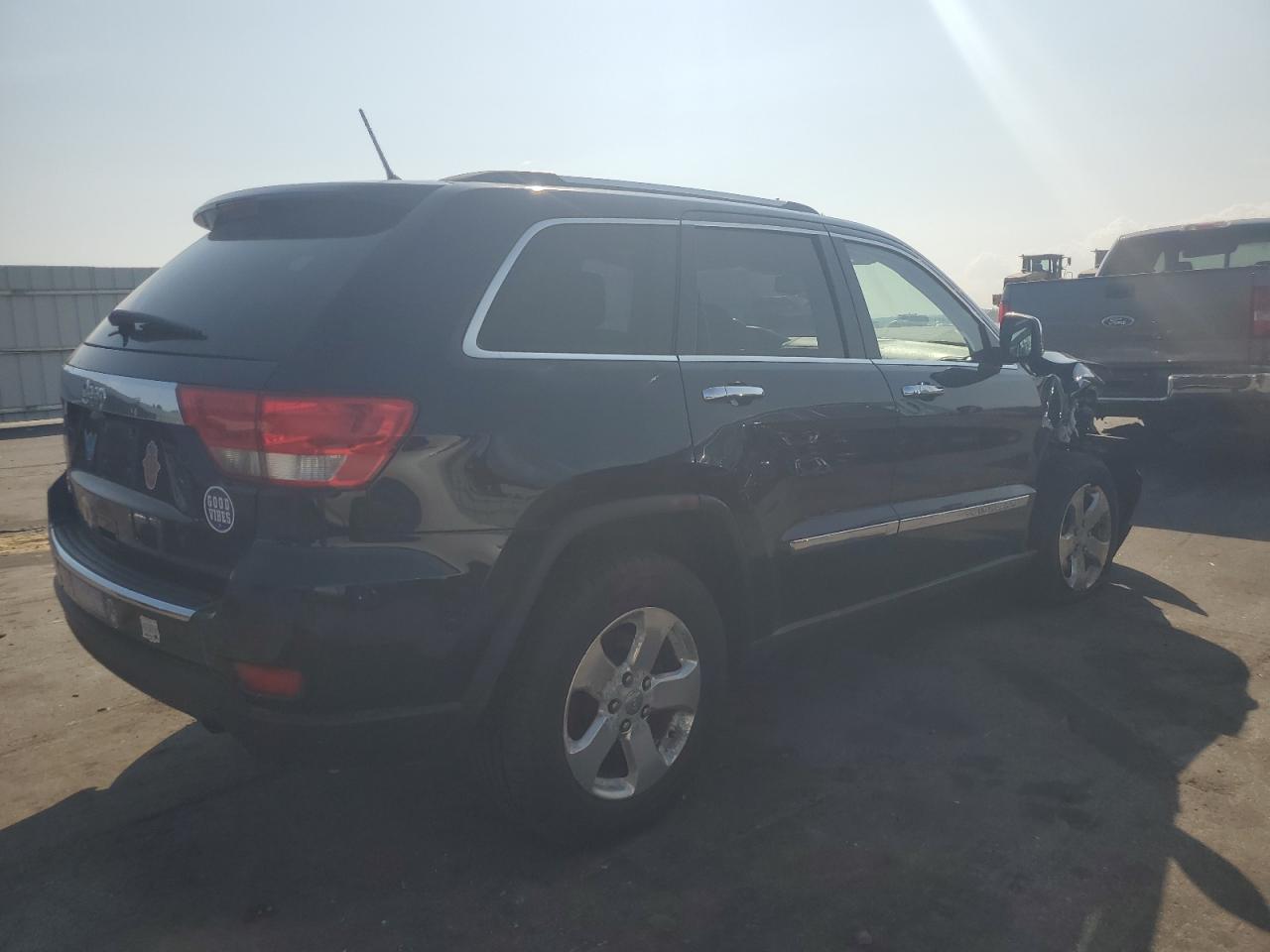 2011 Jeep Grand Cherokee - Image 3