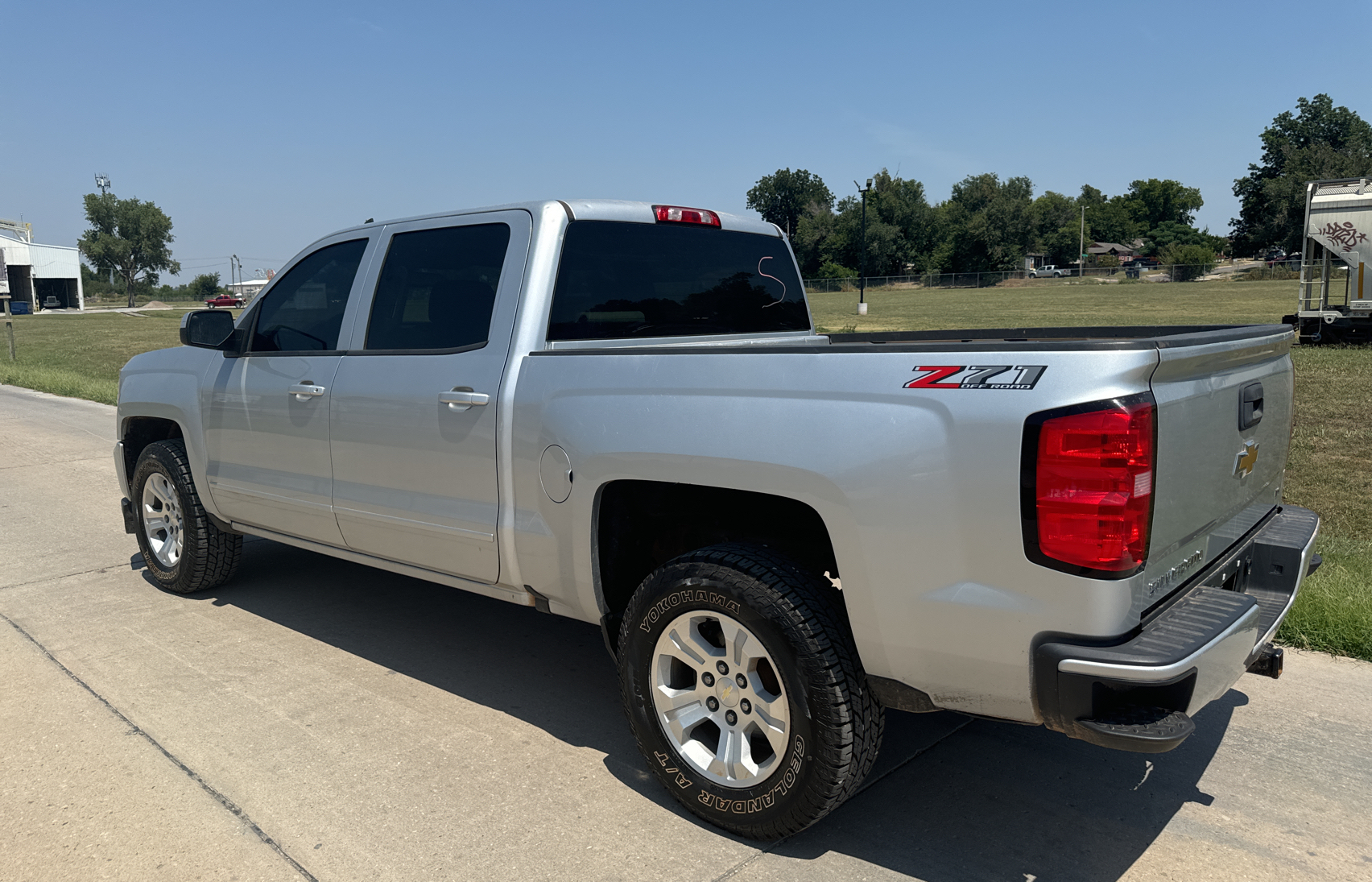 2018 Chevrolet Silverado K1500 Lt vin: 3GCUKREC3JG140236