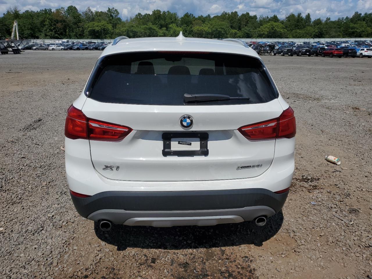 WBXHT3C3XJ5L32813 2018 BMW X1 xDrive28I