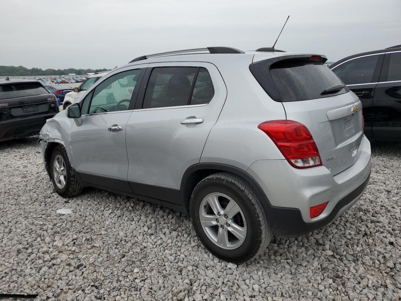 3GNCJLSB5LL279244 2020 CHEVROLET TRAX - Image 2