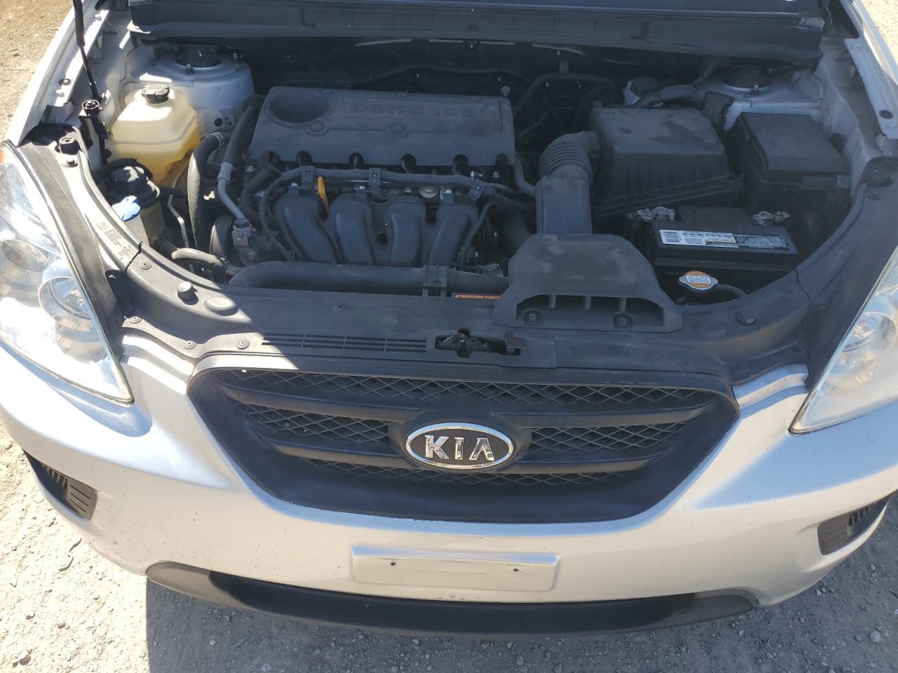 2009 Kia Rondo Base VIN: KNAFG528797258961 Lot: 68837074