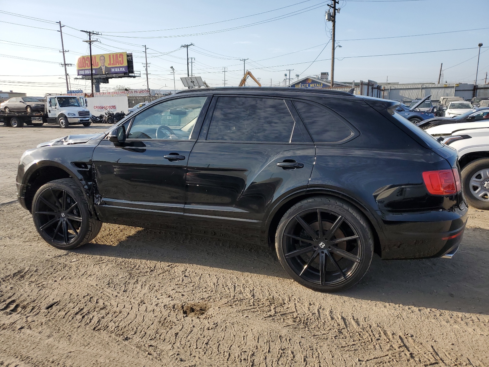 2017 Bentley Bentayga vin: SJAAC2ZV5HC015773