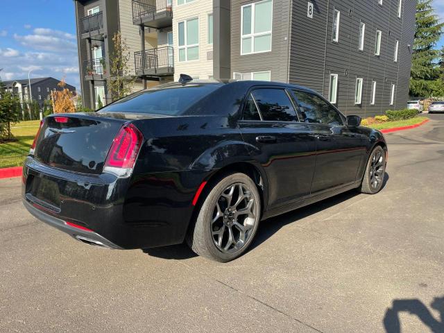  CHRYSLER 300 2018 Черный