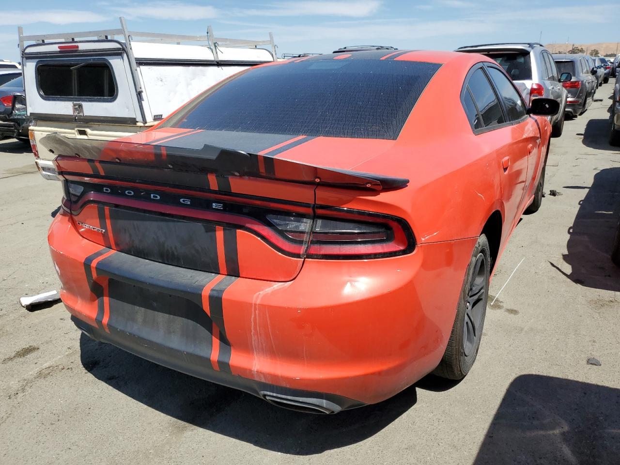 VIN 2C3CDXBG8HH666832 2017 DODGE CHARGER no.3