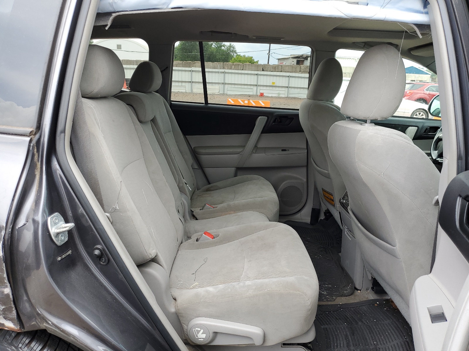 5TDBK3EH3AS006666 2010 Toyota Highlander