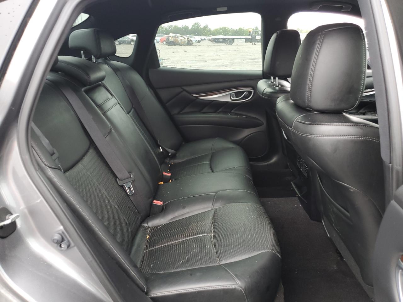 JN1BY1AR6FM562123 2015 Infiniti Q70 3.7