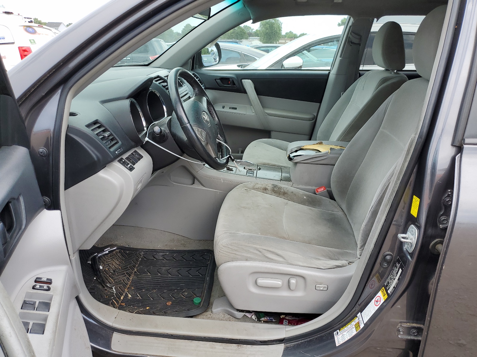 5TDBK3EH3AS006666 2010 Toyota Highlander