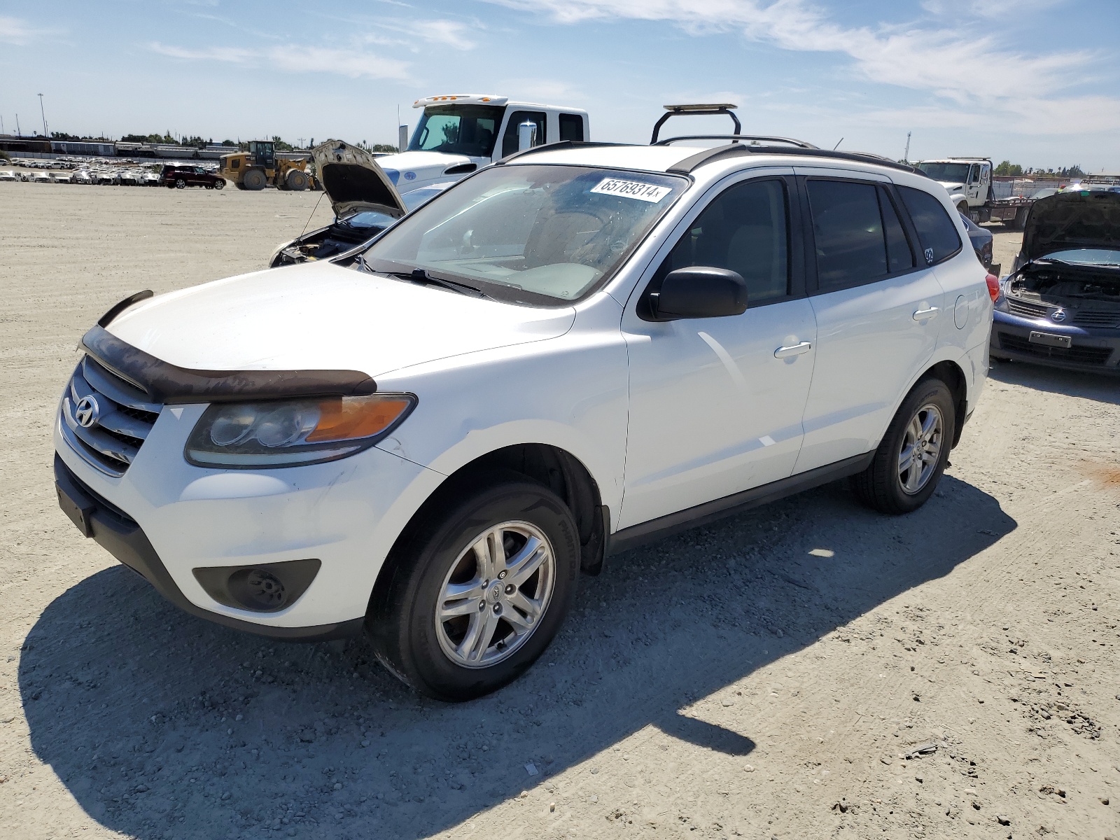 2012 Hyundai Santa Fe Gls vin: 5XYZGDAB2CG117197