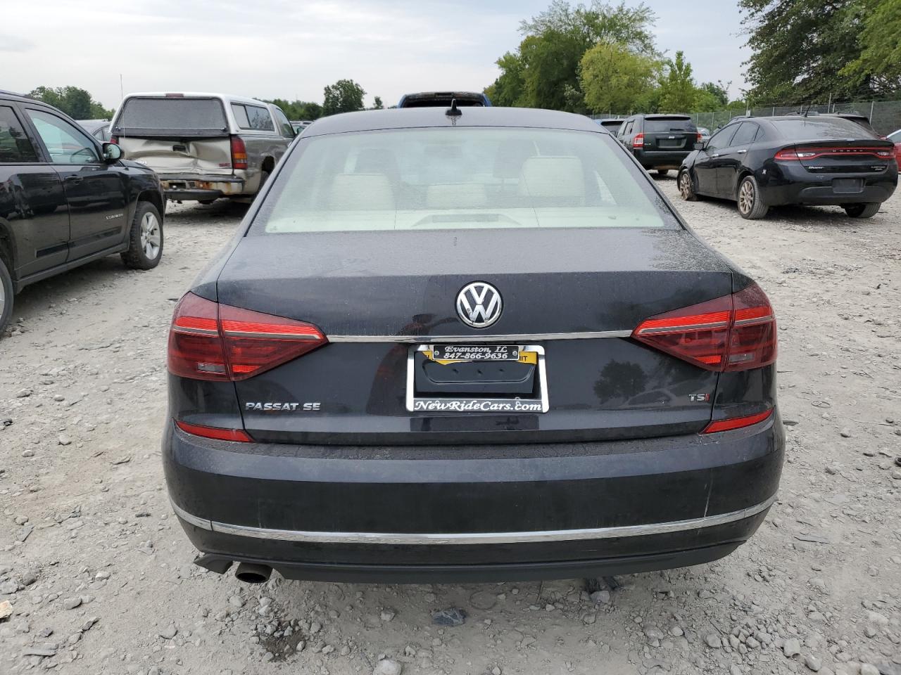 2017 Volkswagen Passat - Image 6