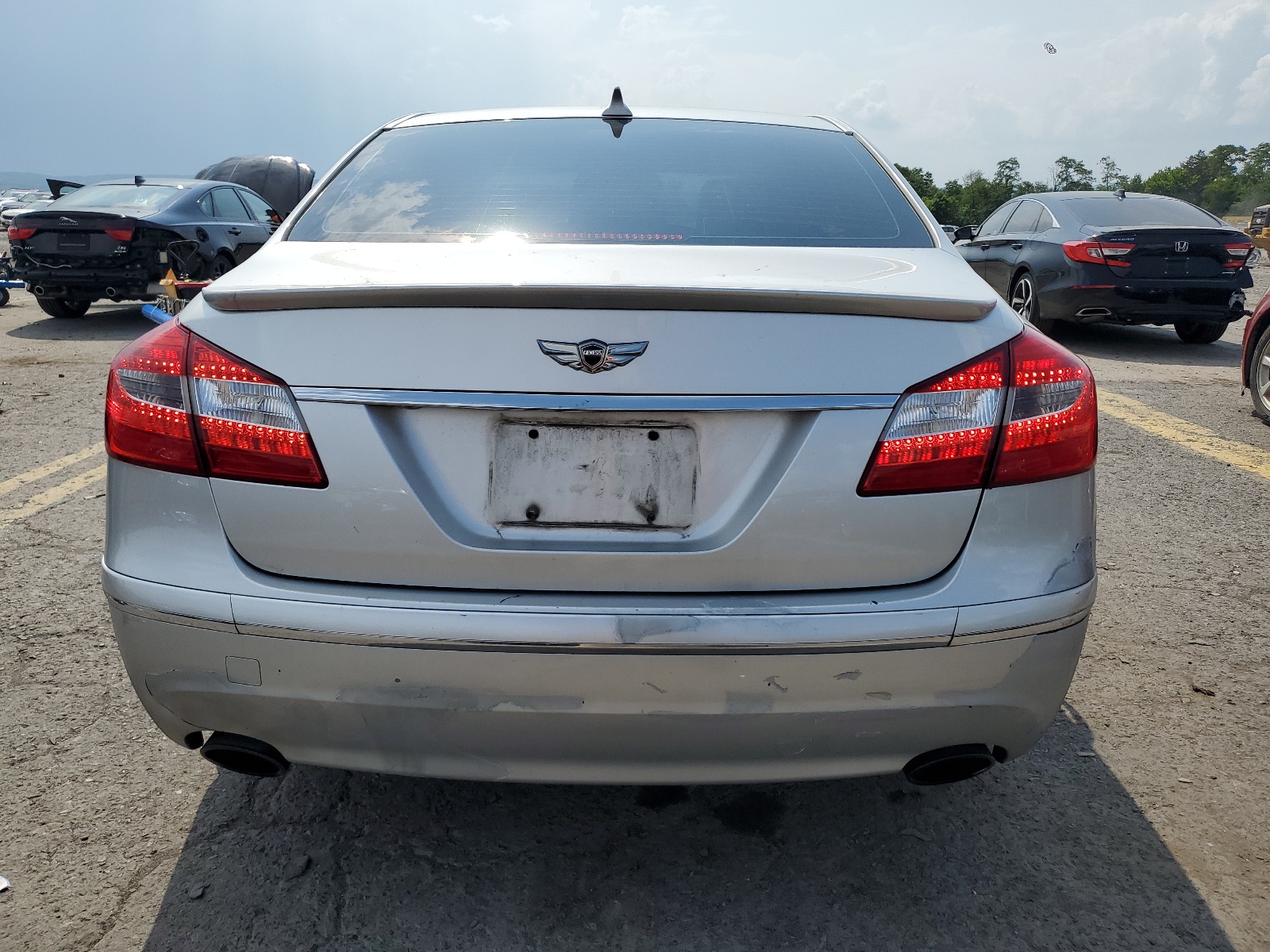 KMHGC4DE4BU131555 2011 Hyundai Genesis 3.8L