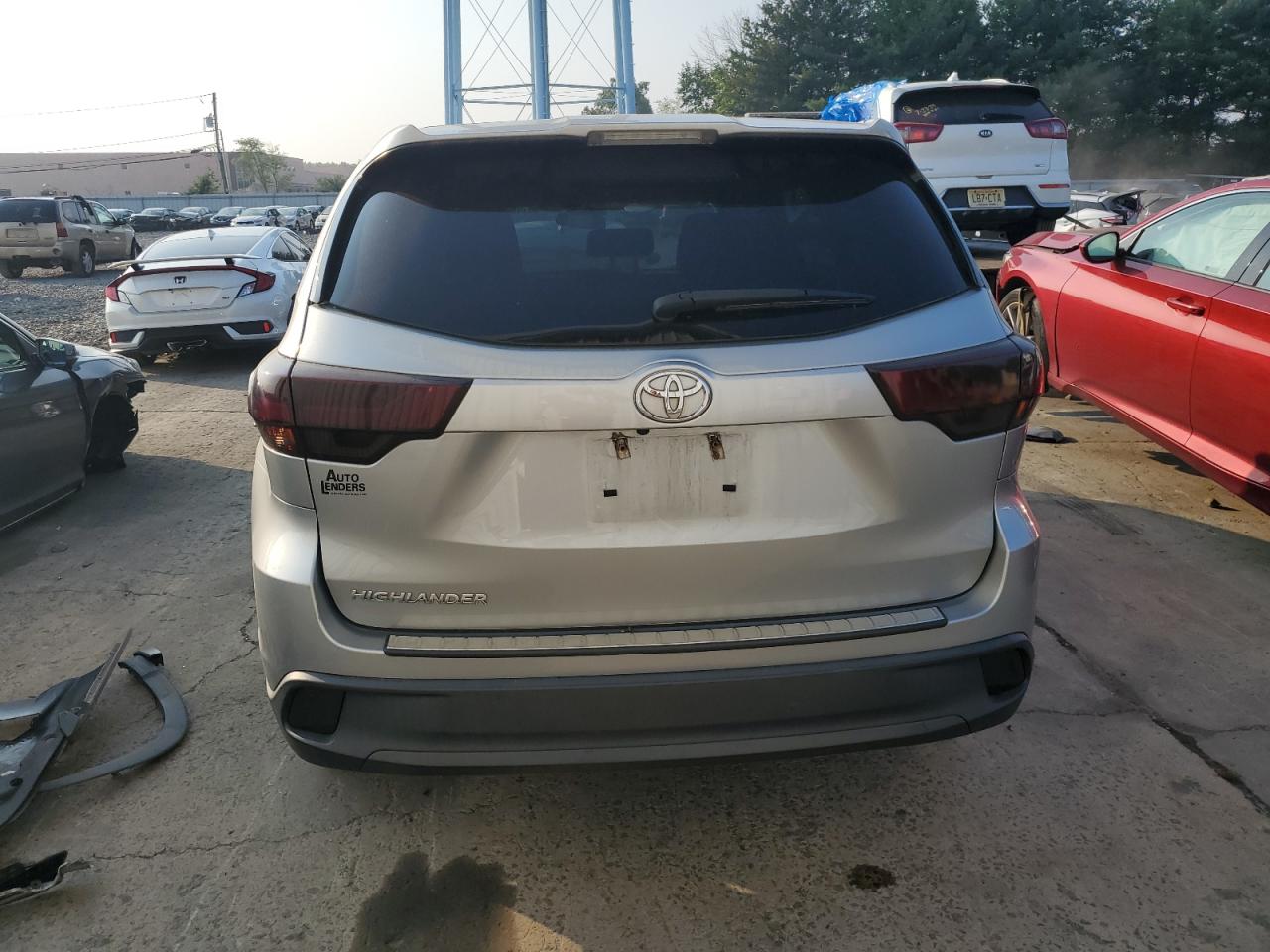 2019 Toyota Highlander Le VIN: 5TDZARFH8KS055673 Lot: 64692354