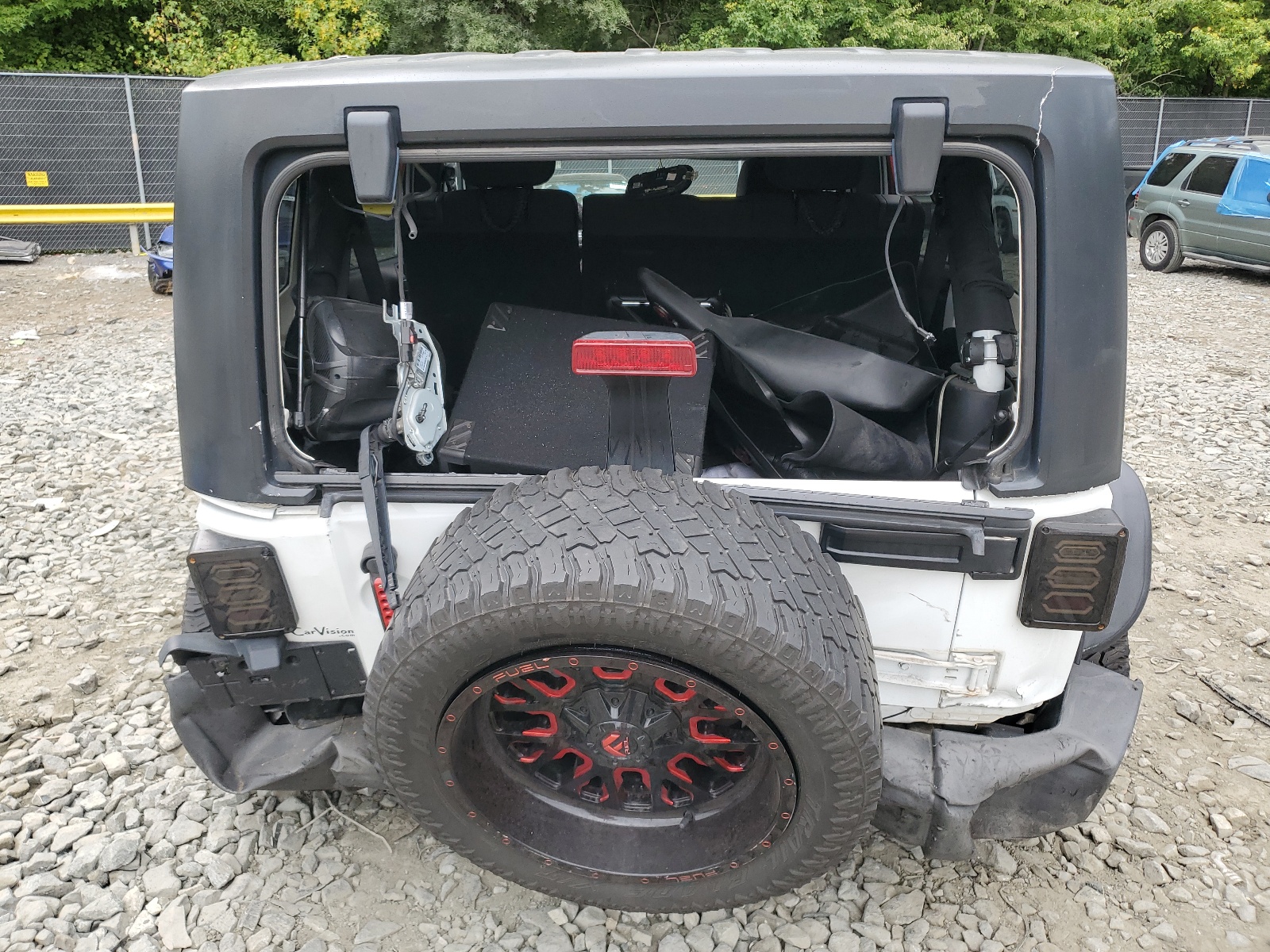 1C4HJWDG7FL556016 2015 Jeep Wrangler Unlimited Sport