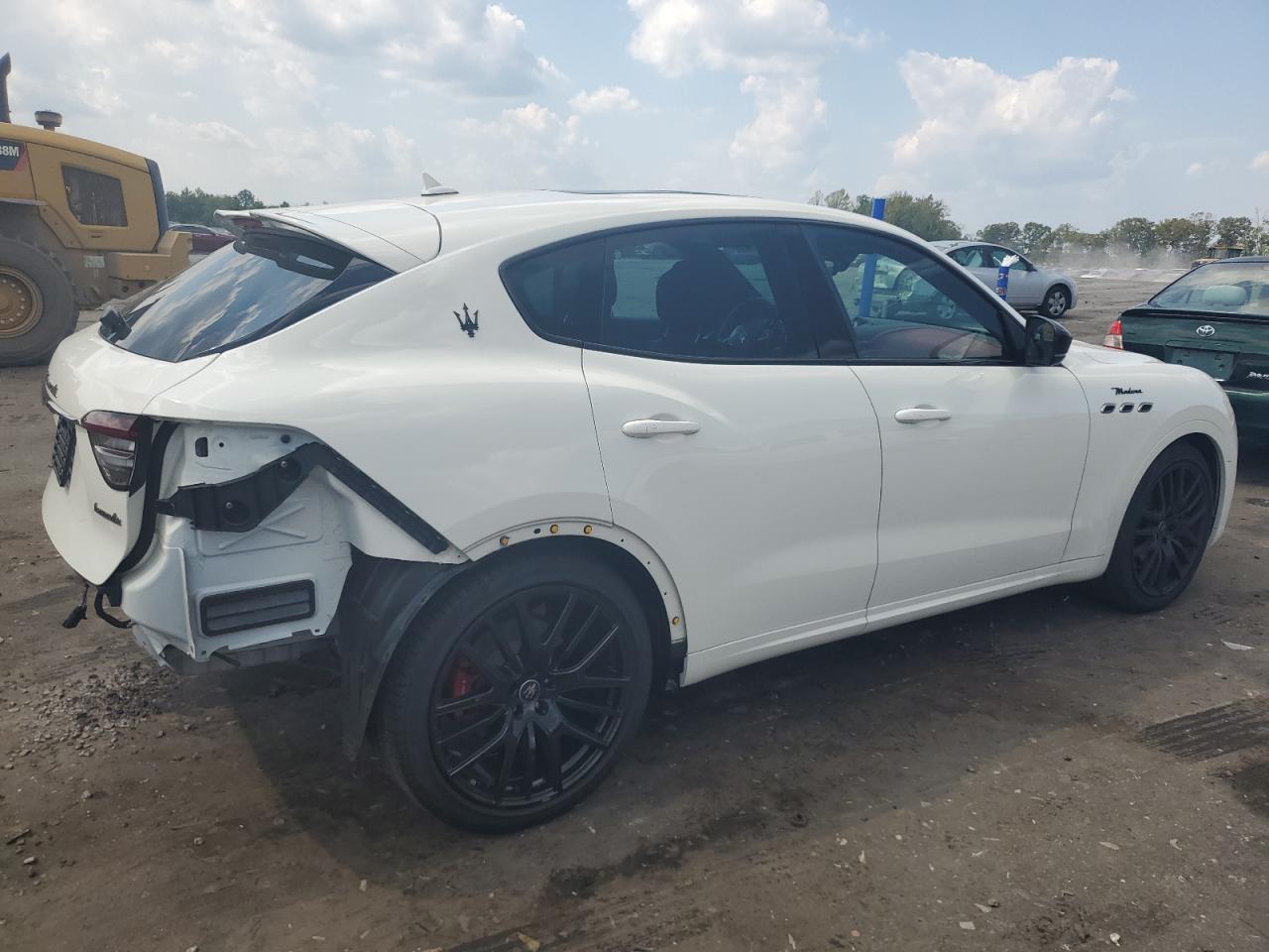 ZN661YUMXPX429939 2023 Maserati Levante Modena