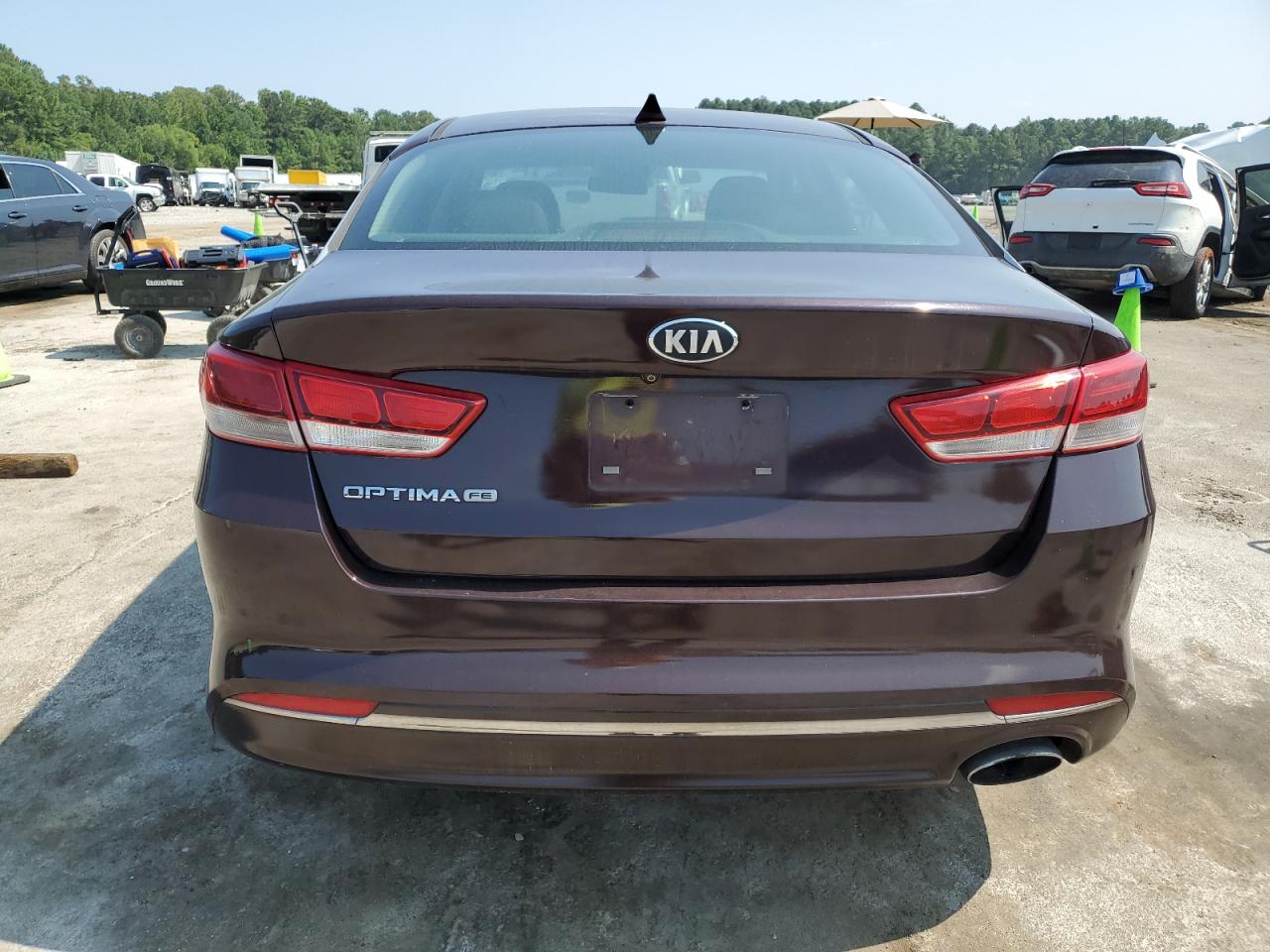 5XXGT4L3XJG195091 2018 Kia Optima Lx