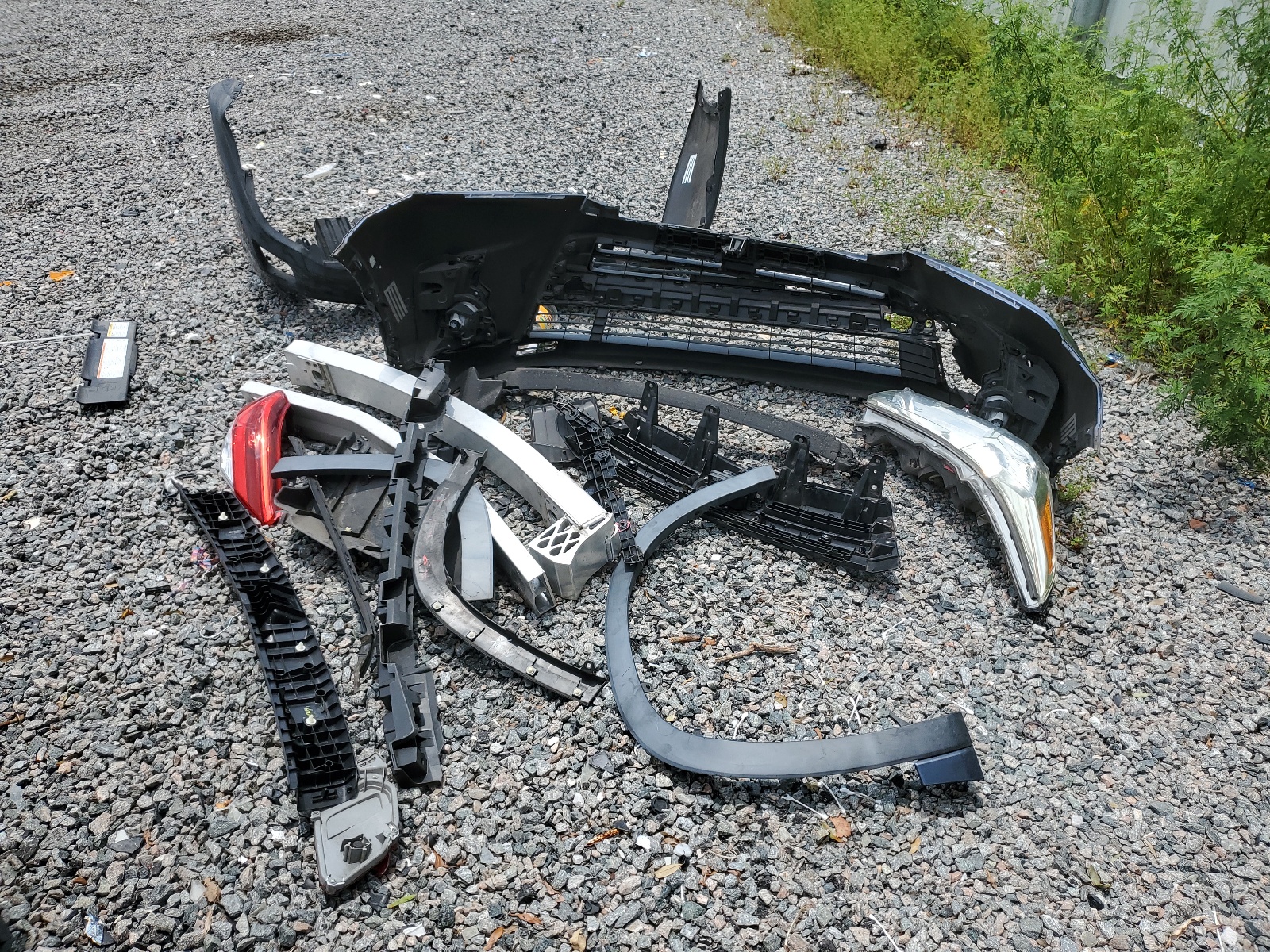 5TDZZRFH4HS203125 2017 Toyota Highlander Le