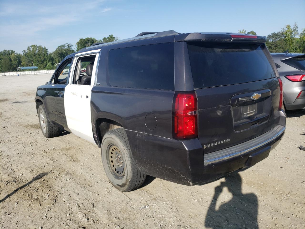 1GNSKKKC6FR575317 2015 CHEVROLET SUBURBAN - Image 2