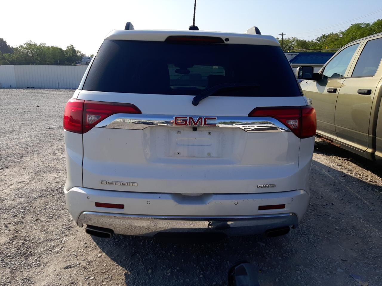 1GKKNXLS2HZ123696 2017 GMC Acadia Denali