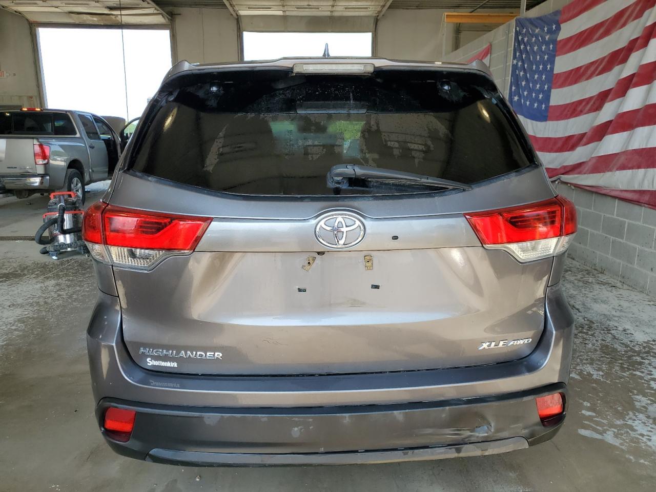 2018 Toyota Highlander Se VIN: 5TDJZRFH0JS548994 Lot: 69071664