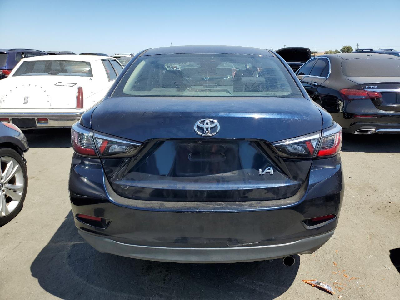 3MYDLBYVXHY185794 2017 Toyota Yaris Ia