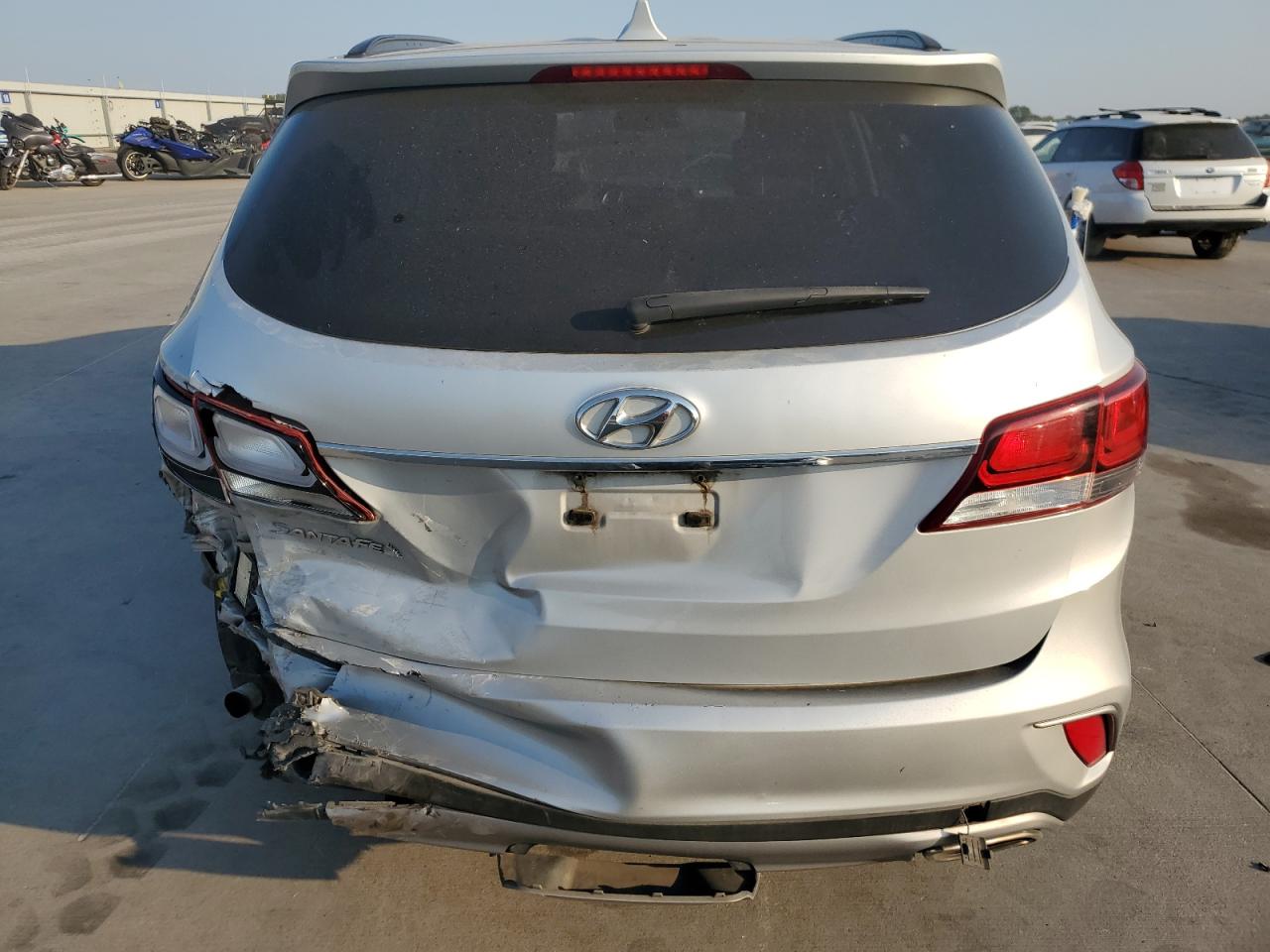 KM8SN4HFXJU294247 2018 Hyundai Santa Fe Se