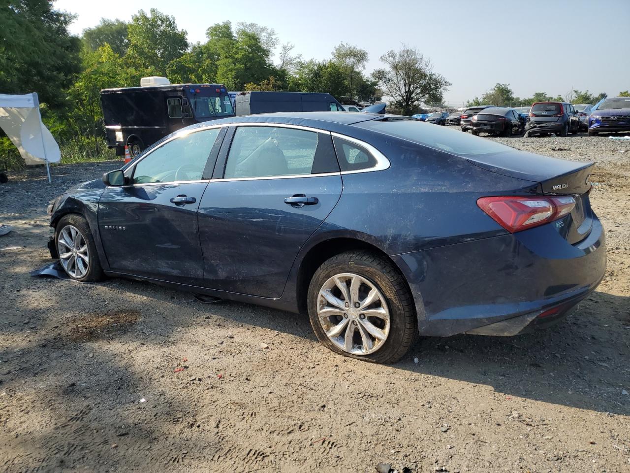 2021 Chevrolet Malibu - Image 2