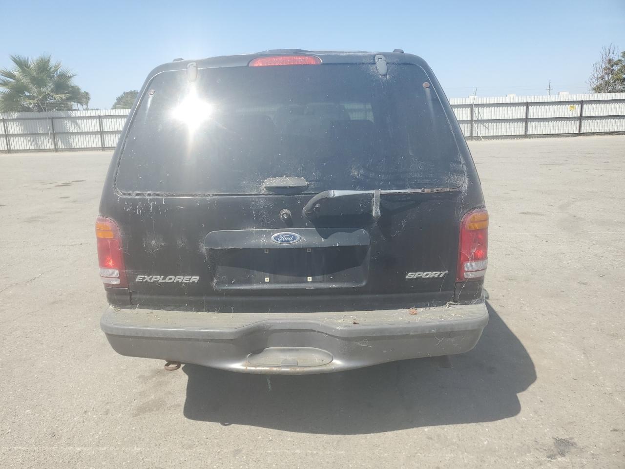 1FMYU22E7WUB59641 1998 Ford Explorer