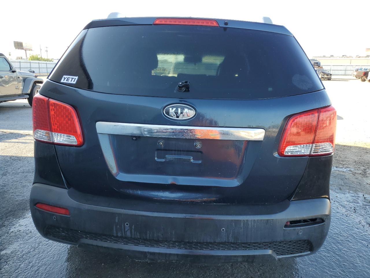 2012 Kia Sorento Base VIN: 5XYKT3A63CG266745 Lot: 69707324