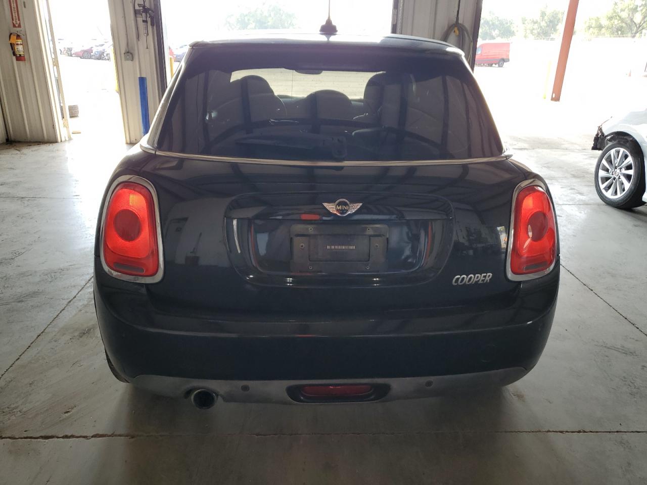 WMWXU1C55J2F80982 2018 Mini Cooper