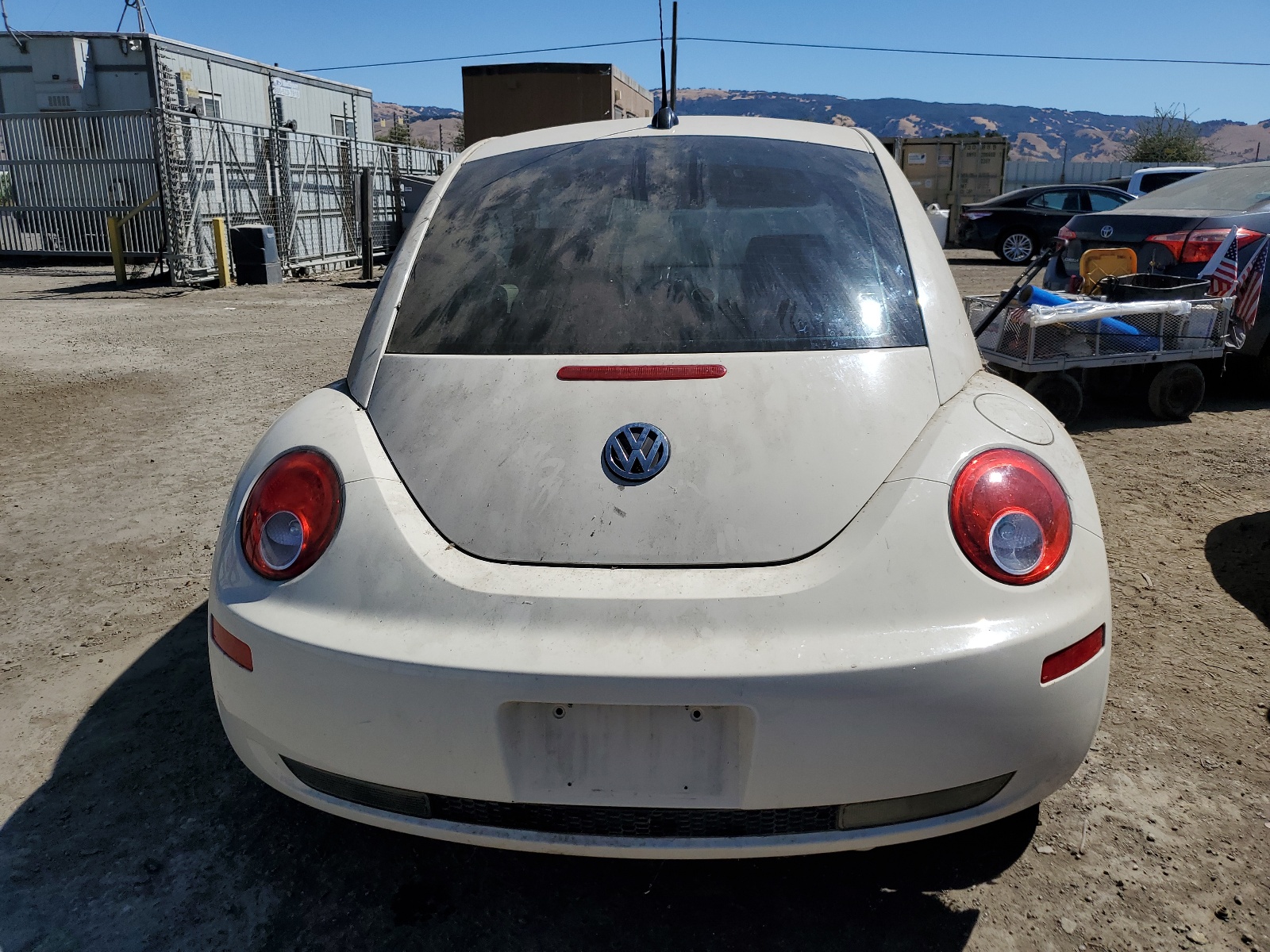 3VWSG31C86M413513 2006 Volkswagen New Beetle 2.5L Option Package 2