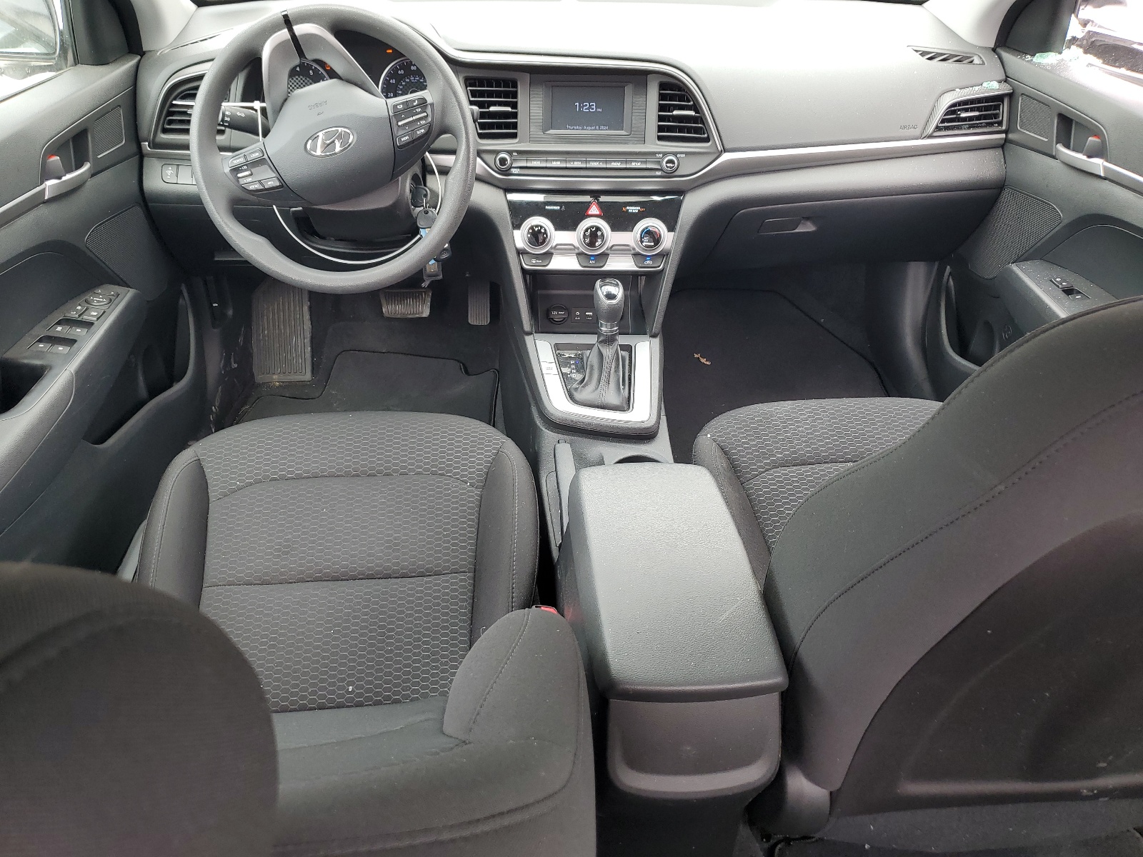 5NPD74LF2KH445656 2019 Hyundai Elantra Se