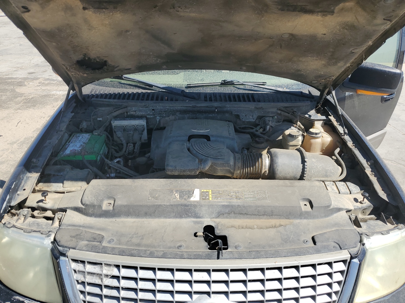 1FMFU18L74LA96809 2004 Ford Expedition Eddie Bauer