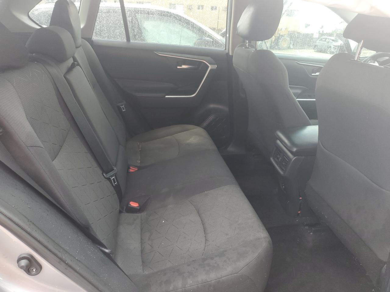 2020 Toyota RAV 4 - Image 11