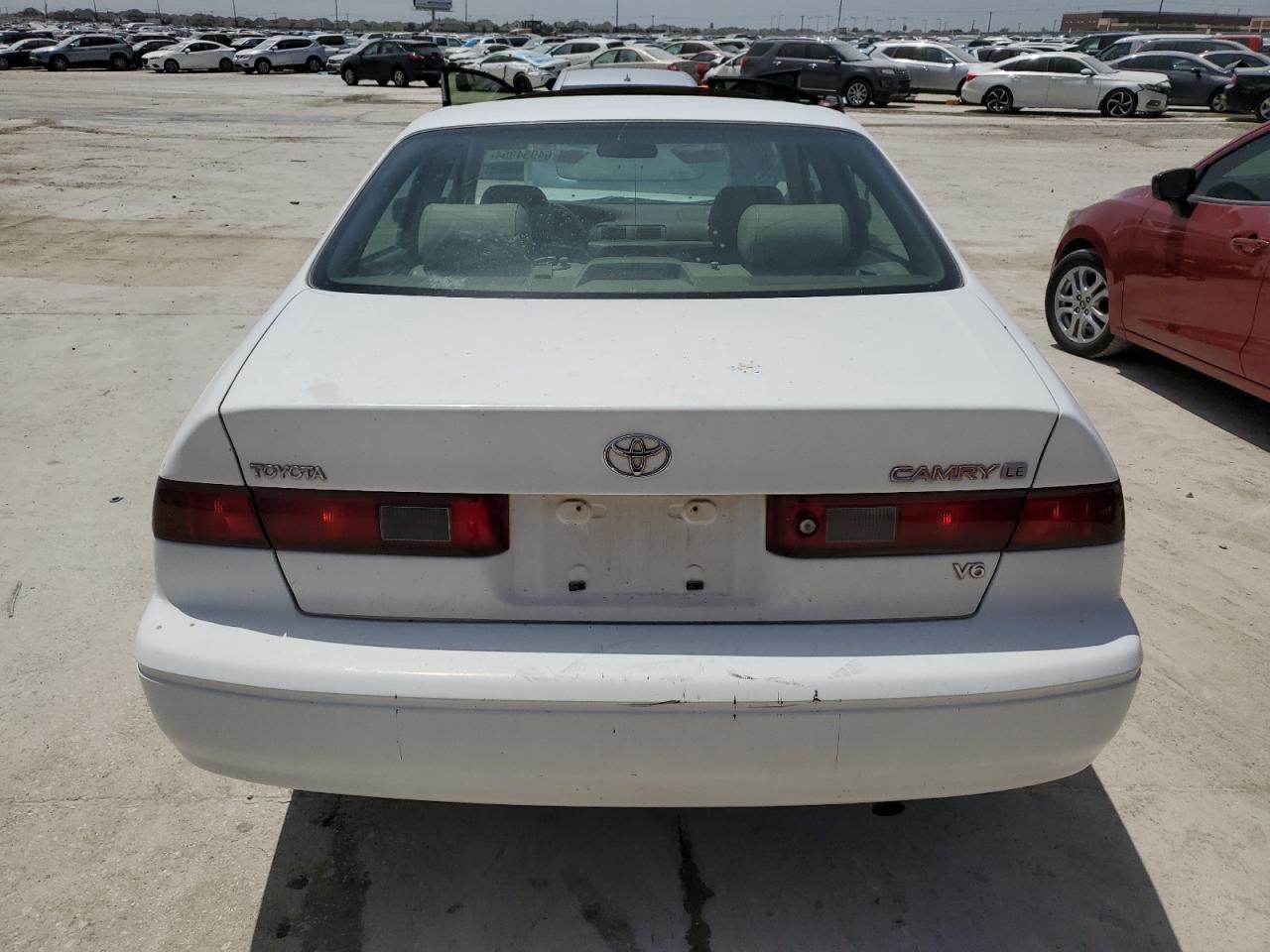 1999 Toyota Camry Le VIN: JT2BF22K2X0201435 Lot: 64954954