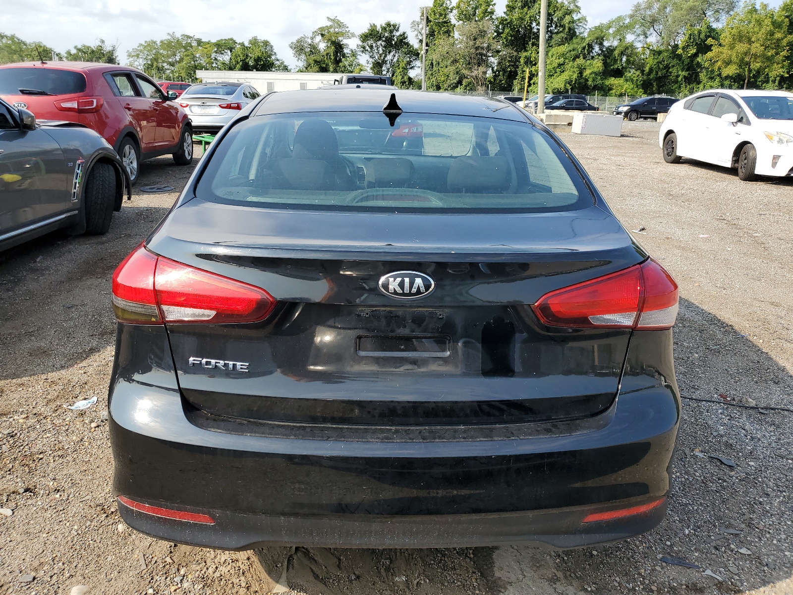 2017 Kia Forte Lx vin: 3KPFK4A75HE118037